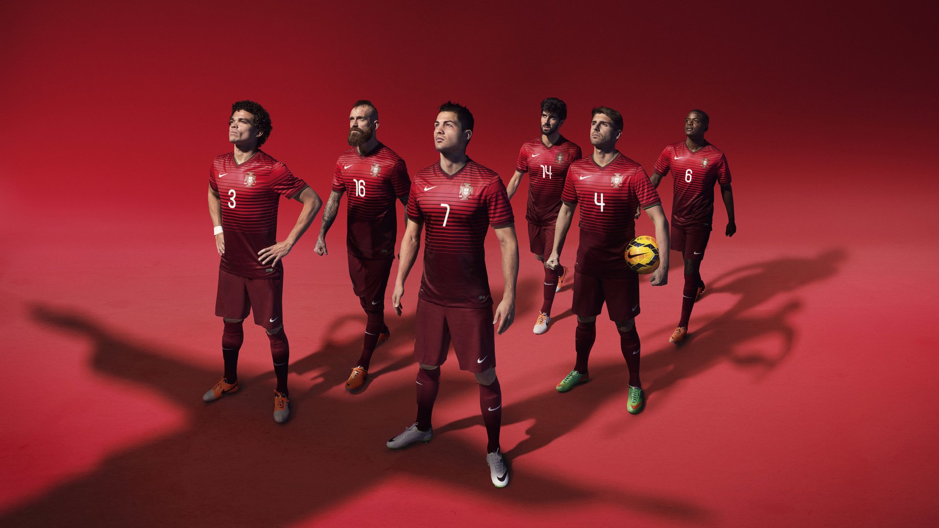 五大联赛比赛场地草皮质量是否干扰技战术发挥，五大联赛草坪